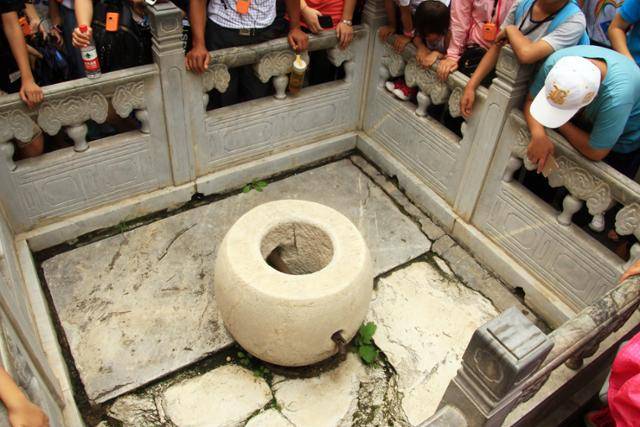 1900년 서양 연합군이 베이징을 침공하자 서태후는 광서제가 총애하는 진비를 우물에 빠뜨려 죽였다. ⓒ최종명