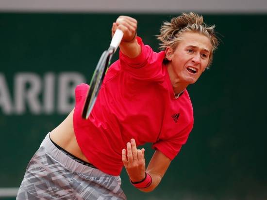 생애 첫 롤랑가로스 승리를 거둔 세바스찬 코르다