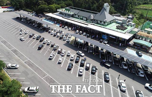 빈 공간 많은 주차장