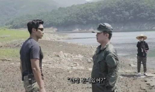 군대 체험 예능 '가짜사나이'를 통해 대세가 된 이근 해군특수전전단 출신 예비역 대위는 "인성에 문제 있어?"라는 유행어를 만들었다. 유튜브 캡처