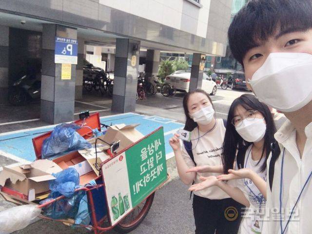 끌림은 10명이 채 안되는 서울대 재학생이 꾸려가고 있다. 하나부터 열까지 모든 업무를 직접 해오고 있지만 이들은 "힘을 얻을 때가 더 많다"고 자신있게 말했다. 끌림 제공