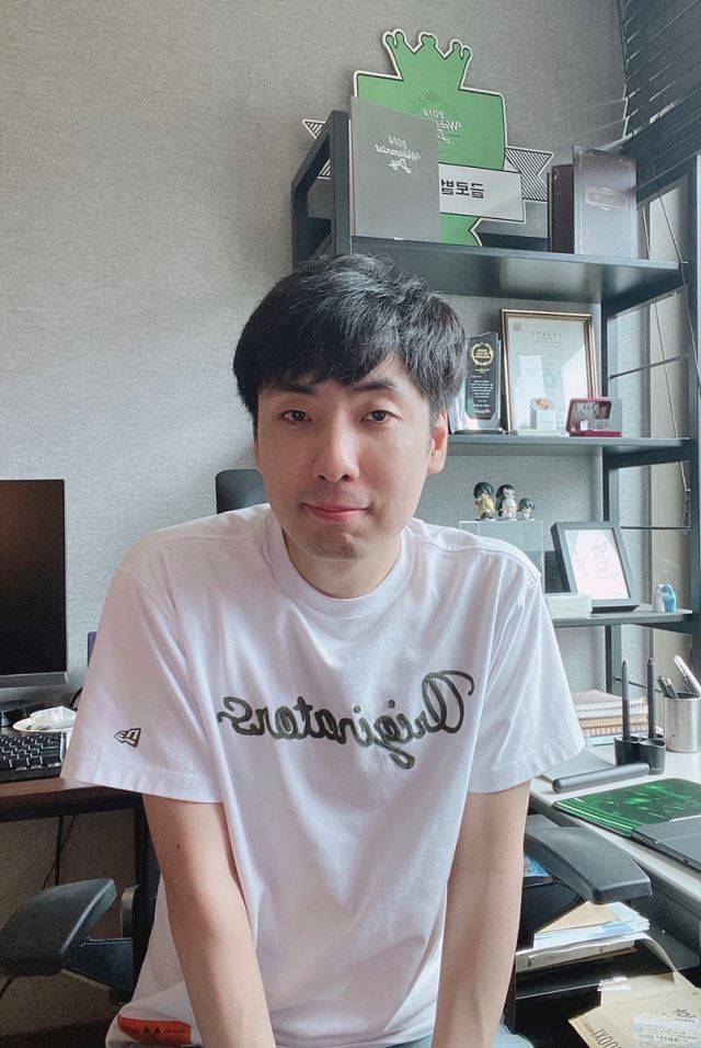 웹툰 '노블레스' 이광수 작가. 네이버웹툰 제공