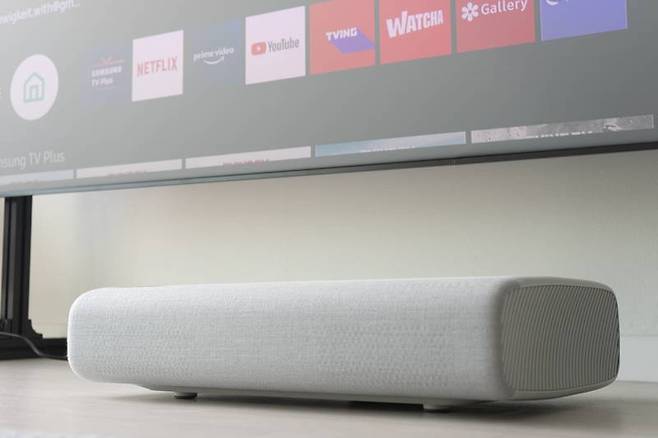 100인치 급 구현을 위해 필요한 거리는 화상에서부터 113mm 정도다. 출처=IT동아