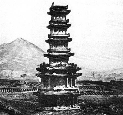 1896년 이전 원각사지십층석탑과 주변 전경. 김해경 교수 제공