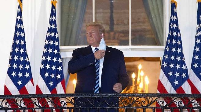 입원 사흘 만에 퇴원 감행하고 백악관으로 복귀한 트럼프 대통령 (사진=게티이미지코리아)