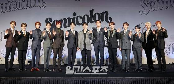 세븐틴(Seventeen)이 19일 오후 스페셜 앨범 ‘; [Semicolon]’ 발매 기념 기자간담회를 온라인으로 진행했다. 세븐틴(에스쿱스, 정한, 조슈아, 준, 호시, 원우, 우지, 디에잇, 민규, 도겸, 승관, 버논, 디노) 멤버들이 포토타임에서 포즈를 취하고 있다. 〈사진=플레디스 제공〉 김진경 기자 kim.jinkyung@jtbc.co.kr/2020.10.19/