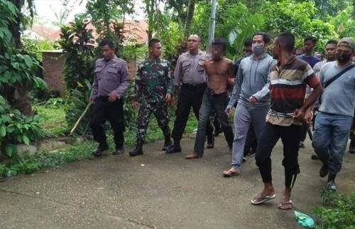 엄마 성폭행 막으려는 9세 소년 살해 후 체포된 범인 [수라·재판매 및 DB 금지]