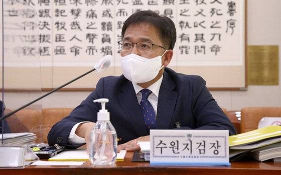 문홍성 수원지검장이 19일 서울 여의도 국회에서 열린 법제사법위원회 국정감사에 출석해 의원들 질의에 답변하고 있다. 뉴시스