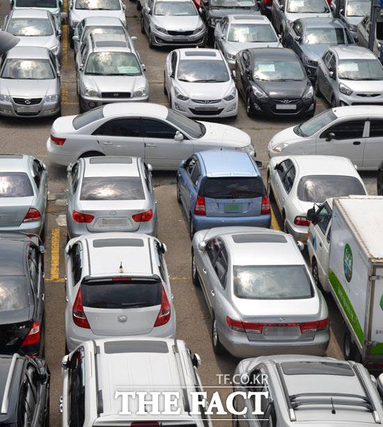 국내 중고차 시장이 코로나19 사태 속에서도 올해 3분기까지 195만 대 이상의 거래 건수를 기록하는 등 사상 최대 호황을 누리고 있는 것으로 나타났다. /더팩트 DB