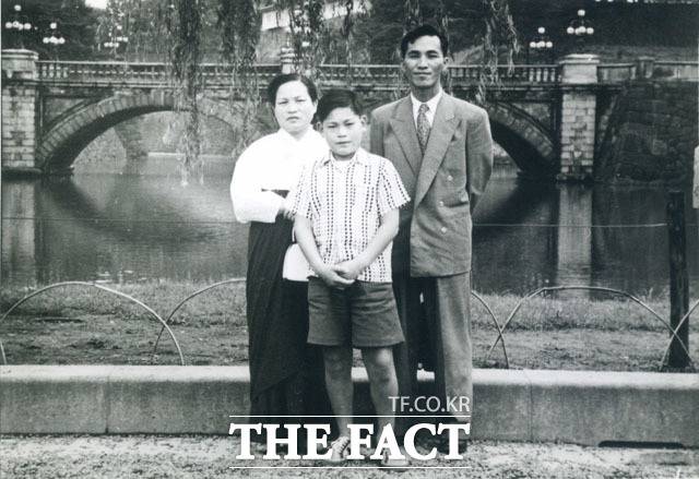 이건희 회장의 유년시절 가족사진. /삼성전자 제공