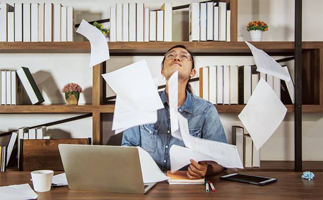 너무 커진 기대를 스스로 조절해 자기 능력에 맞는 기준으로 떨어뜨려야 한다.