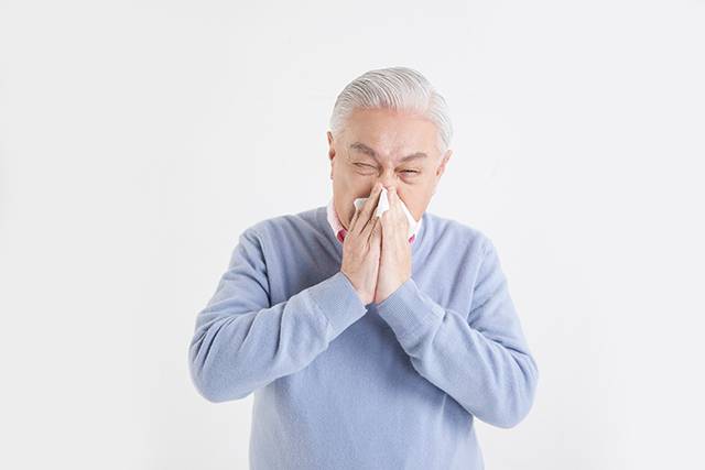 감기에 걸리면 주로 한쪽 코만 막히는 이유는 코의 비주기(鼻週期)와 하비갑개가 부푸는 현상 때문이다./사진=클립아트코리아