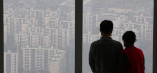 서울 송파구 롯데월드타워 서울스카이에서 바라본 아파트 단지의 모습. <연합뉴스>