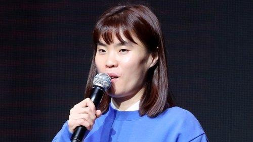 개그맨 박지선, 모친과 함께 자택서 사망 (서울=연합뉴스) 개그맨 박지선 씨가 2일 오후 서울 마포구 자택에서 모친과 함께 숨진 채 발견됐다고 경찰 관계자가 밝혔다. 신고를 받고 출동한 경찰은 사망 경위를 조사 중이다.   ※ 우울감 등 말하기 어려운 고민이 있거나 주변에 이런 어려움을 겪는 가족·지인이 있을 경우 자살 예방 핫라인 ☎1577-0199, 희망의 전화 ☎129, 생명의 전화 ☎1588-9191, 청소년 전화 ☎1388 등에서 24시간 전문가의 상담을 받을 수 있습니다. 2020.11.2 photo@yna.co.kr