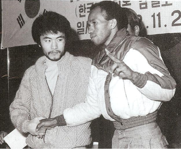 챔피언 김철호와 &nbsp;도전자 월리 젠센(우측)