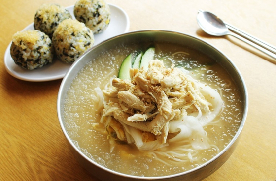 The famous cold chicken noodles at Paldang Chogye Guksu in Paldang, in Namyangju, Gyeonggi. [PALDANG CHOGYE GUKSU]