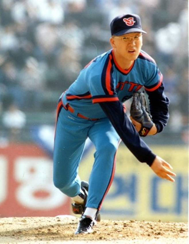 ▲ 롯데 염종석의 피칭 모습 ⓒ롯데 자이언츠