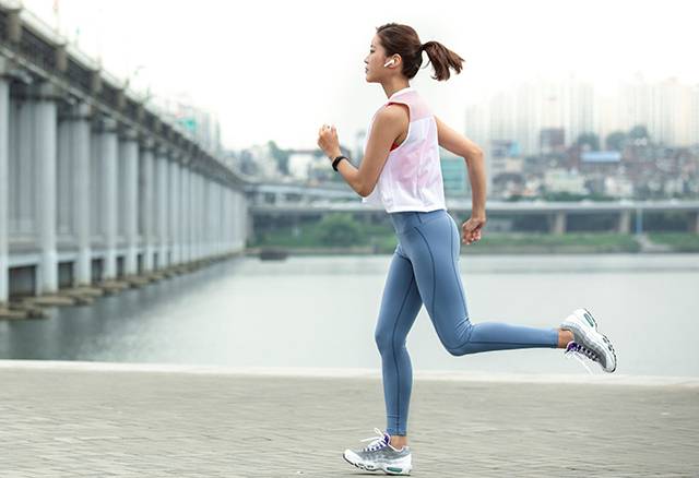 고강도 유산소 운동을 한 지 약 12분부터 신진대사가 원활해져 혈관 건강에 도움이 된다는 연구 결과가 나왔다./사진=클립아트코리아