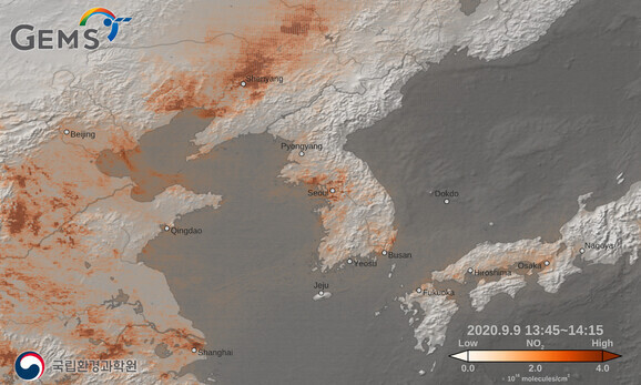 A satellite image of atmospheric pollutants over the Korean Peninsula. (provided by National Institute of Environmental Research)