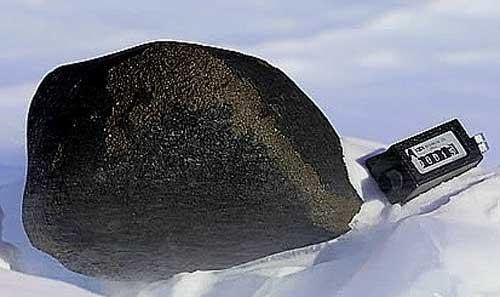 지난 2014년 남극에 있는 장보고 과학기지 남쪽 300㎞ 청빙지역에서 우리 연구팀이 발견한 대형 운석