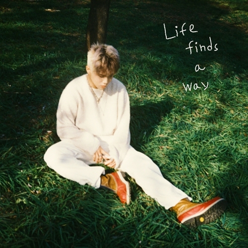 옌자민이 21일 새 싱글 ‘Life finds a way’를 발표했다. 사진=브랜뉴뮤직