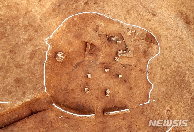 [함안=뉴시스] 남문외고분군 긴급발굴조사에서 발견된 '5호 주거지' 전경. (사진=함안군 제공). 2020.01.31.  photo@newsis.com
