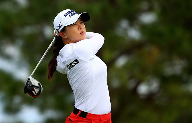 김세영이 4번홀에서 티샷한 뒤 날아가는 공을 바라보고 있다. (사진=AFPBBNews)