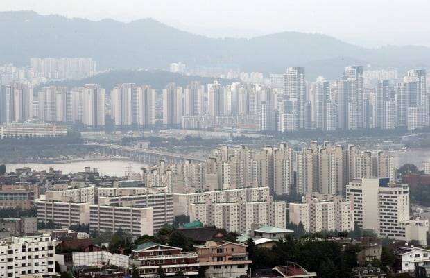 남산에서 본 서울 아파트 단지 모습. /연합뉴스