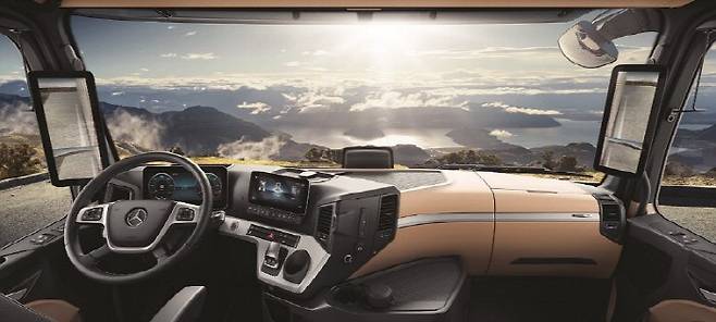 뉴 악트로스 실내[사진 제공=벤츠 트럭]