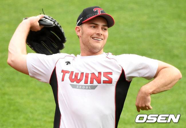 [OSEN=잠실, 최규한 기자]경기를 앞두고 LG 외국인투수 윌슨이 훈련을 하고 있다. / dreamer@osen.co.kr