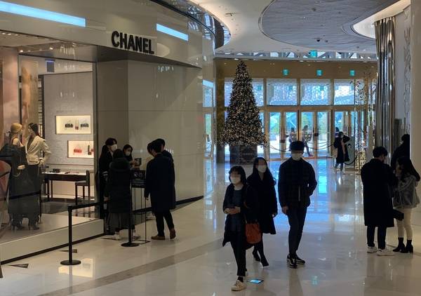 28일 롯데백화점 애비뉴엘 잠실점 샤넬 매장./김은영 기자