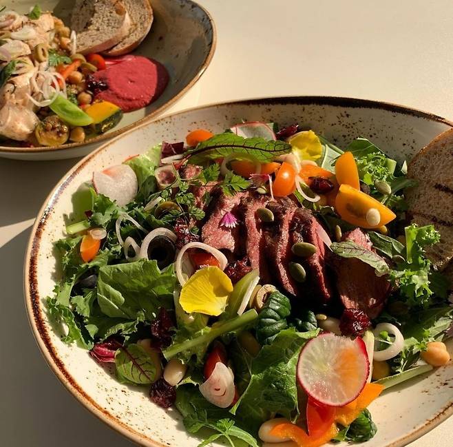 Cube beef steak salad (Photo credit: Orora Burger and Salad)