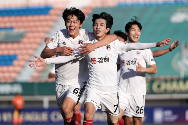 (가운데) 주한성 / 사진=한국프로축구연맹 제공
