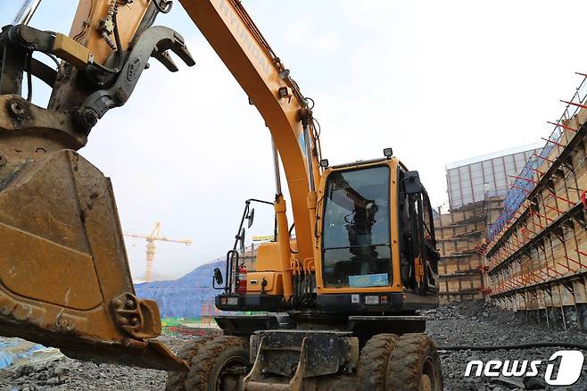 머신 컨트롤 기술을 탑재한 굴삭기.(제공=대림산업)© 뉴스1