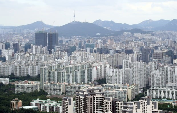서울 아파트 전세거래가 11월 역대 최저치로 떨어졌다. 서울 아파트 전경. / 사진=연합뉴스