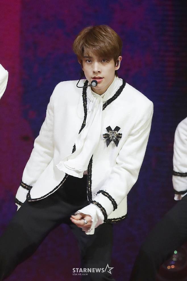 엔하이픈 제이크 '카리스마 넘치는 눈빛'[★포토]