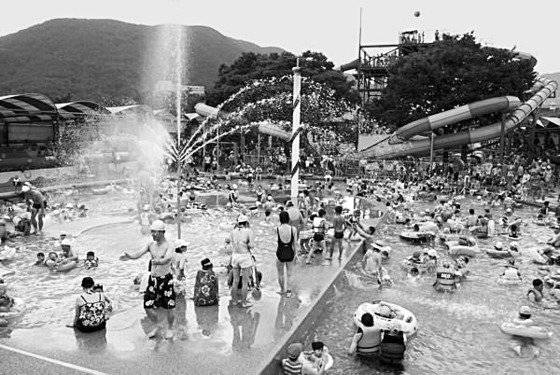 1979년 개장해 2017년까지 38년 동안 부곡의 터줏대감 역할을 한 부곡하와이. [사진 창녕군]