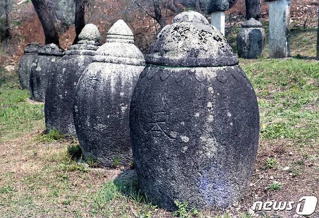 묘향산 보현사 옆에 있는 안심사터 부도군. 서산대사 부도와 비도 이곳에 있다. (미디어한국학 제공) 2020.12.05.© 뉴스1