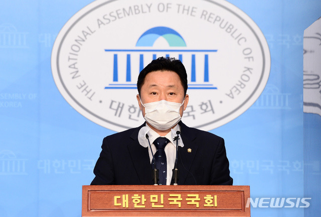 [서울=뉴시스]김선웅 기자 = 최인호 더불어민주당 수석대변인. 2020.11.02 photo@newsis.com