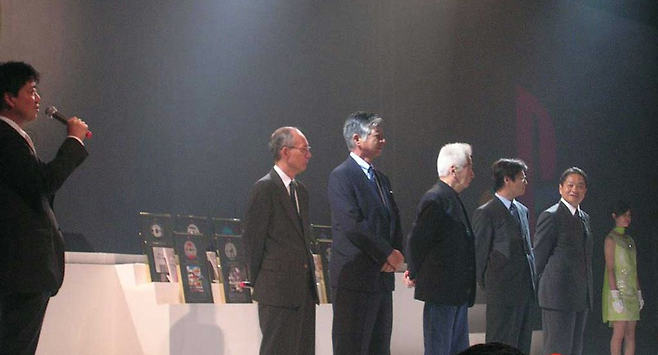 (일본 플레이스테이션 어워드 2004의 모습)