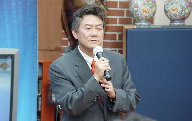 (당시에 소감을 말했던 SCEK의 윤여을 대표)