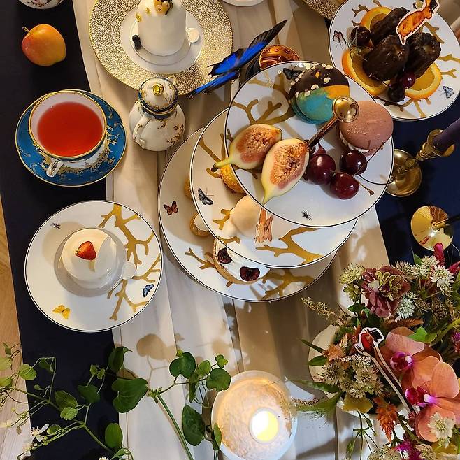 오오와죠(새) 컬렉션과 씨클 컬렉션으로 꾸민 이미지 컷. 베르나르도 코리아 인스타그램