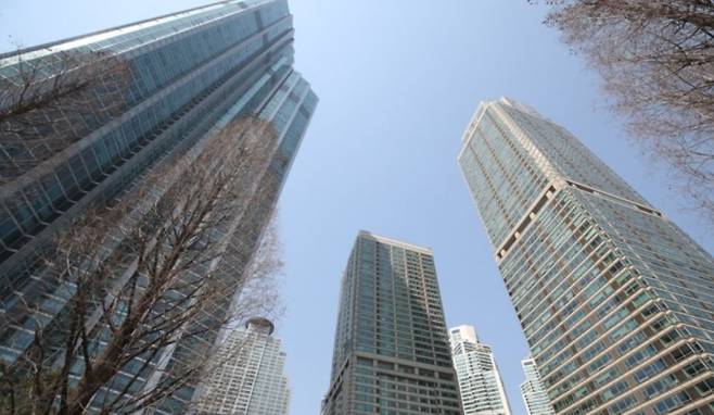 초고가 아파트와 오피스텔이 들어서 있는 서울 강남구 타워팰리스 단지의 모습. [연합]