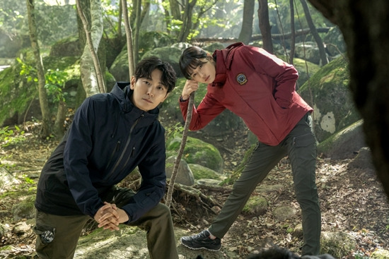 Jirisan Jun Ji-hyun X Ju Ji-hoon, KDrama main character met ..In the best anticipated Jirisan that makes 2021 wait, it first released two shots of Jun Ji-hyun and Ju Ji-hoon.TVNs new drama Jirisan is a mystery that tells the story of people climbing the mountain in the background of the vast Jirisan.Following the meeting of Kim Eun-hee, who wrote the Kingdom series, and director Lee Eung-bok, who directed Mr. Sunshine, the combination of Jun Ji-hyun (Seoigang Station), who is the main character of K-Drama, and Ju Ji-hoon (gang hyun Station), which is beyond the imagination of former World Drama fans. The work youre making.In particular, Jun Ji-hyun and Ju Ji-hoon, who are breathing together through the photos released this time, are caught and the expectation index is higher.Two people who have even digested their climbing clothes are staring at the camera while posing cutely as if they are taking a break from the shooting.But in another photo, I see a perfect immersion in the Ranger Seoi River (Jun Ji-hyun), and the gang hyun (Ju Ji-hoon), which are walking in the mountains to save people in the play, and the atmosphere surrounding me as well as the eyes changes to hold my breath for a moment.Especially, those who have a radio, GPS tracker on their backpacks and various equipment such as lanterns and sticks are more nervous because they are nervous somewhere, unlike the quiet and mysterious scenery of the mountains.Indeed, there is already a hot question about what the Seoi River and gang hyun will face here in the mystery of Jirisan.Among them, Kim Eun-hee and Ju Ji-hoon appeared on TVNs You Quiz on the Block on the 9th, and revealed the behind-the-scenes Kahaani of Jirisan, sparking another expectation.Kim Eun-hee, author of the book, said, I wanted to try a genre that saves people, saying Jirisan. He predicted the birth of a new genre with a new texture.In addition, Jun Ji-hyun and Ju Ji-hoon said, They were good together.Ju Ji-hoon, who has been in the third breath with Kim Eun-hee following the Kingdom series, also boasted that he was going to play a lot in the artists workshop and expected another synergy of fantasy.Meanwhile, Jirisan will be broadcast on tvN in 2021, and will be broadcast simultaneously in World through global OTT platform IQIYI overseas.Photo = AKahaani