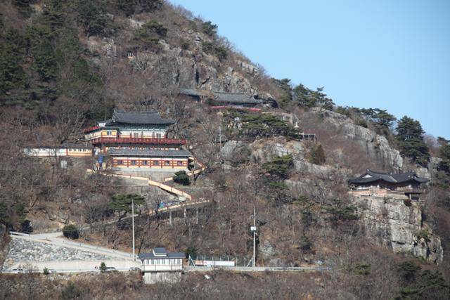 고성 무이산 문수암. 신라시대 고찰이지만 전각은 대부분 현대식이다. ⓒ박준규