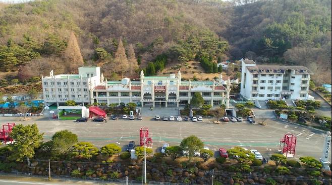 ▲ 공주시 관내 요양병원의 코로나19 격리시설로 지정된 공주유스호스텔 전경.