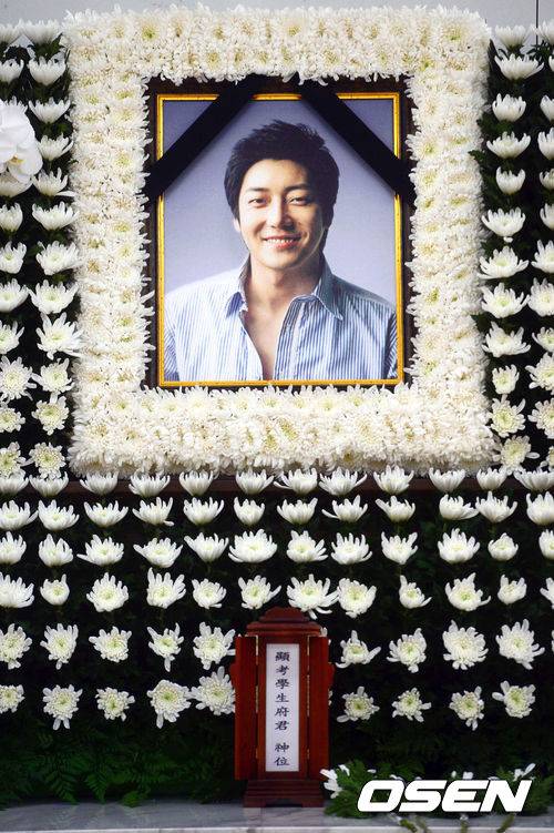 [OSEN=사진팀]이후 김지훈은 2005년 마약 복용으로 불구속 기소된 후 SBS '스타부부 자기야' 등에 패널로 활약했지만 2009년 신종마약 혐의로 체포돼 방송에서 하차했다. 그는 2008년 결혼했으나, 마약사건 여파 등으로 아내 이모씨와 2010년 이혼했다./ photo@osen.co.kr (사진=사진공동취재단)