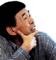 지역운동가로 함평고구마항쟁을 도왔고 5·18의 최후수배자로 밀항선을 타고 미국으로 망명한 고 윤한봉씨. 민족학교 제공