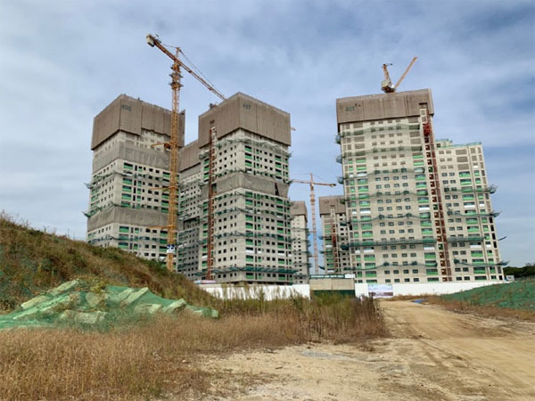 50만명이 1순위 청약자로 몰려 화제가 된 과천 지정타 단지 중 만점 통장이 등장해 화제가 된 S4블록의 공사 현장 전경 [매경DB]