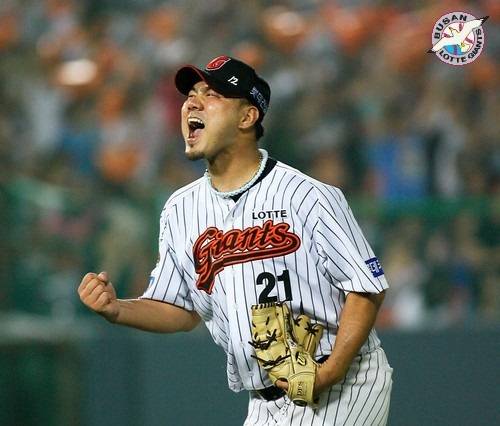 2009년 7월 4일 SK전에서 완봉승을 기록한 송승준(사진=롯데 자이언츠 제공)